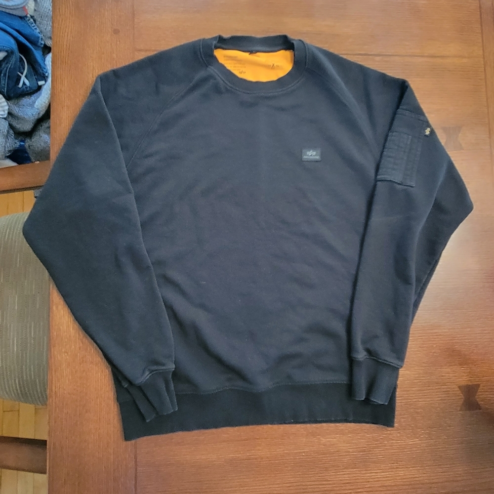 Alpha Industries Black Crewneck Zip Pocket on Sleeve Large